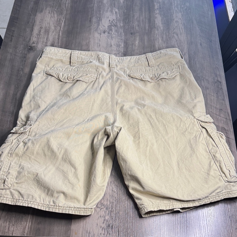 Lee Men's Tan Cargo Shorts - Picture 5 of 5